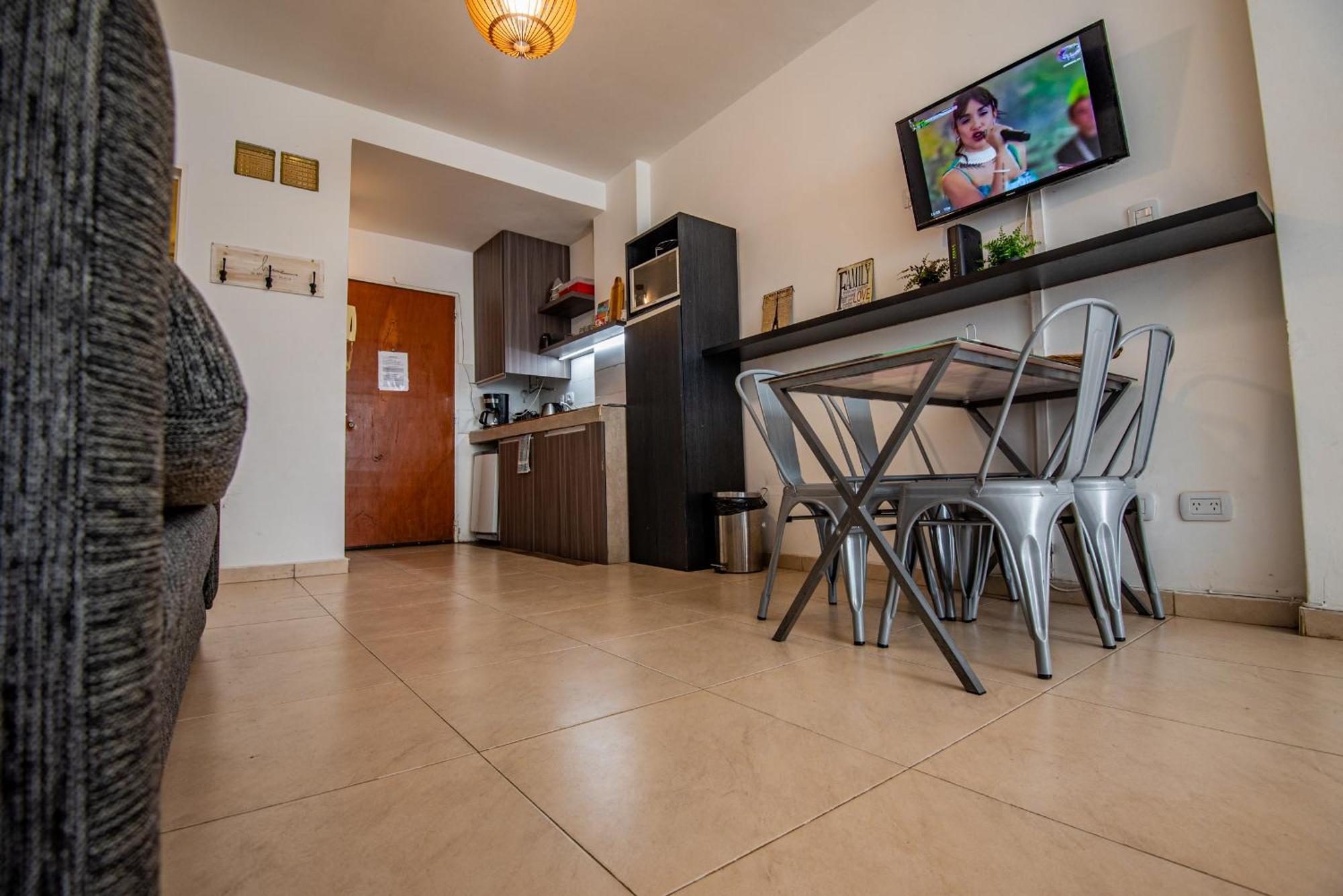 Esmeralda Y Av Cordoba Microcentro بوينس آيرس المظهر الخارجي الصورة